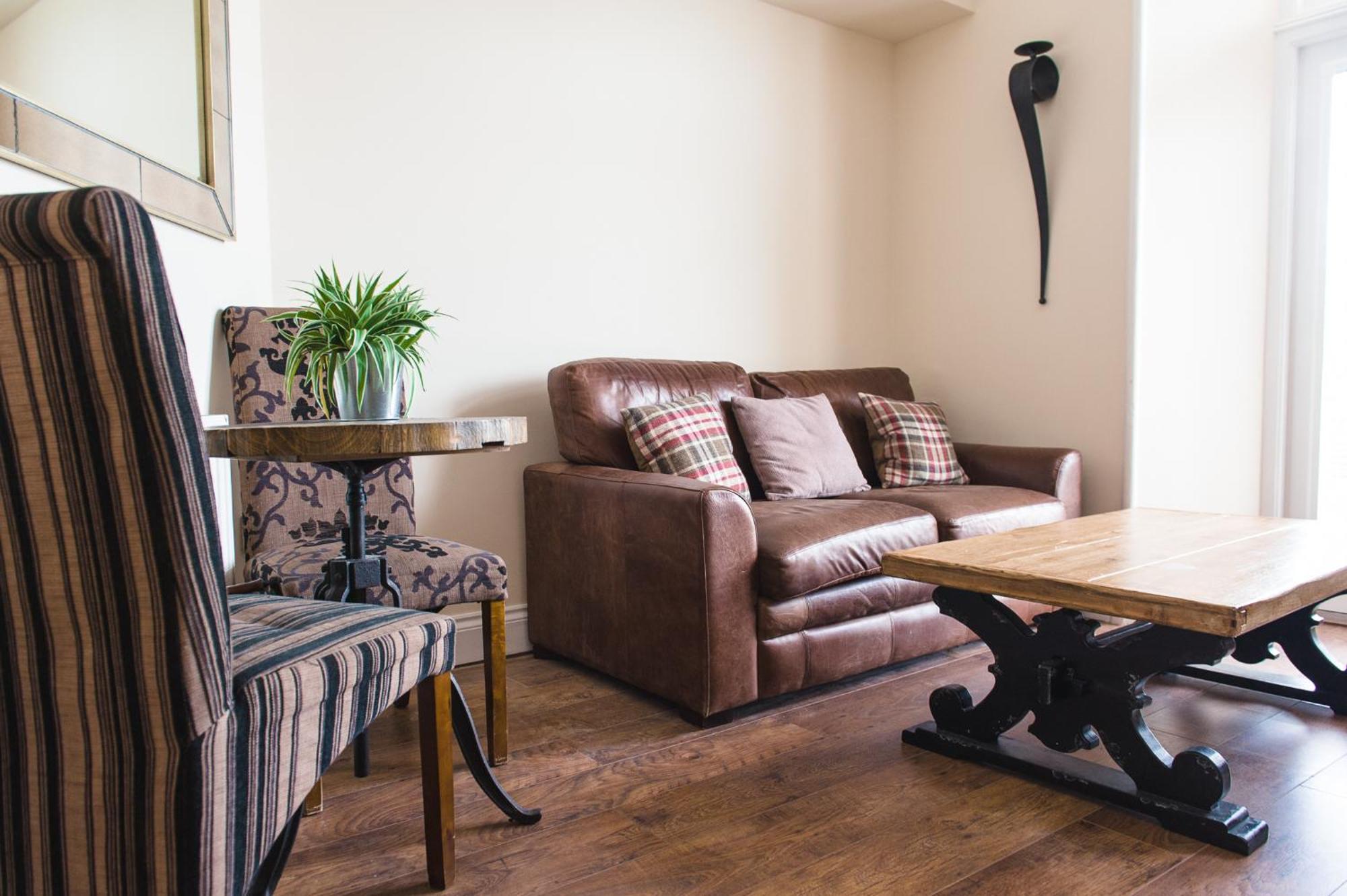 Romneys Apartments & Suites Kendal Room photo