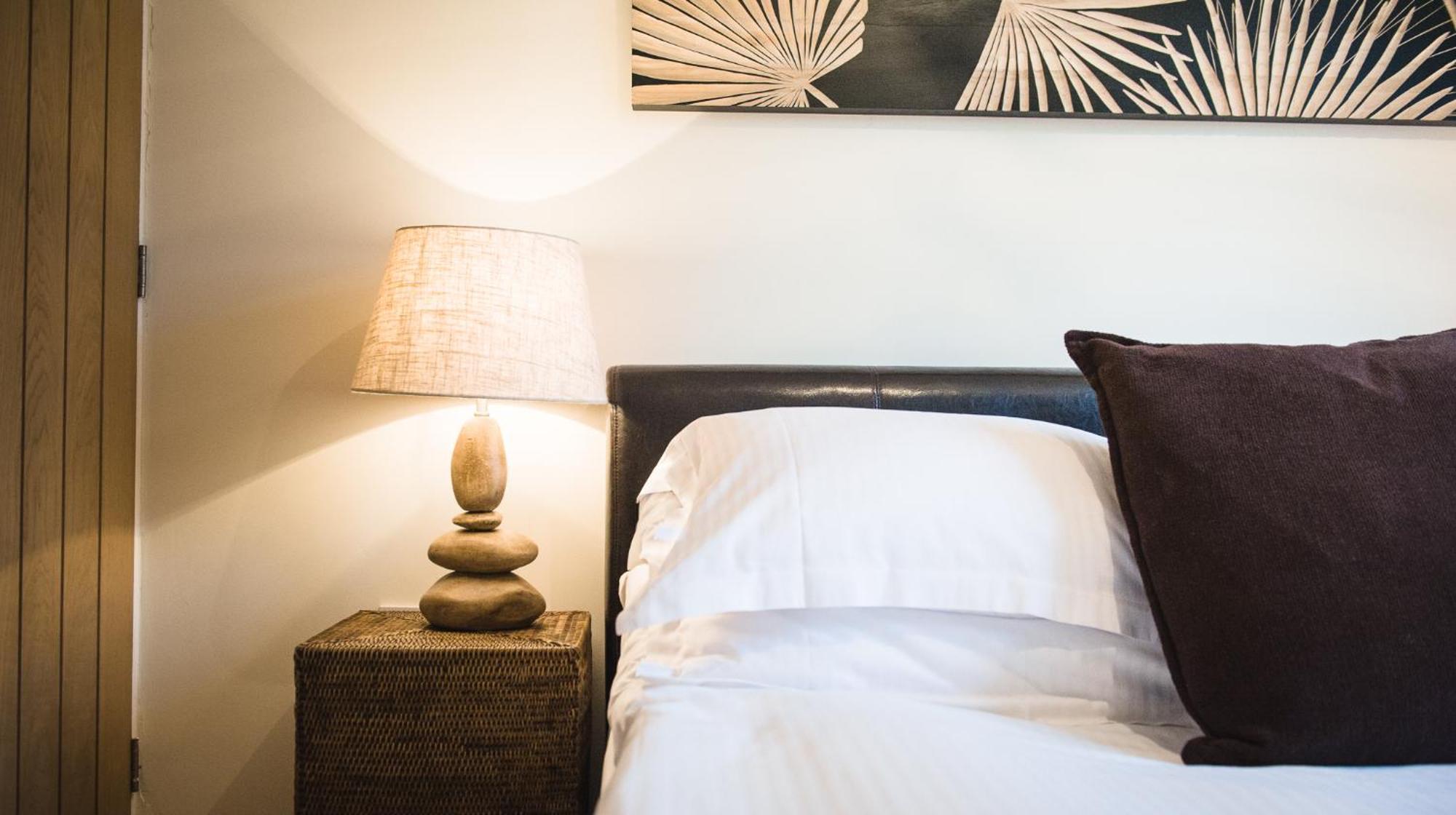 Romneys Apartments & Suites Kendal Room photo